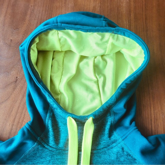 Nike Therma-Fit Hoodie Ladies Size Medium with Neon Green Details - Picture 7 of 8